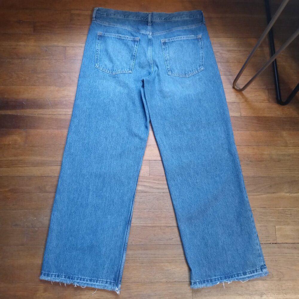 GAP low rise stride wide-leg jeans in medium indigo (14R/32) - Picture 7 of 13